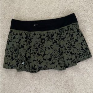 Lululemon Skirt size 10
